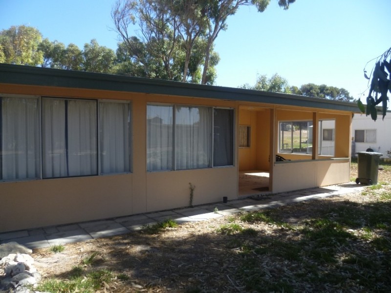 3 Bryant St, Green Head WA 6514