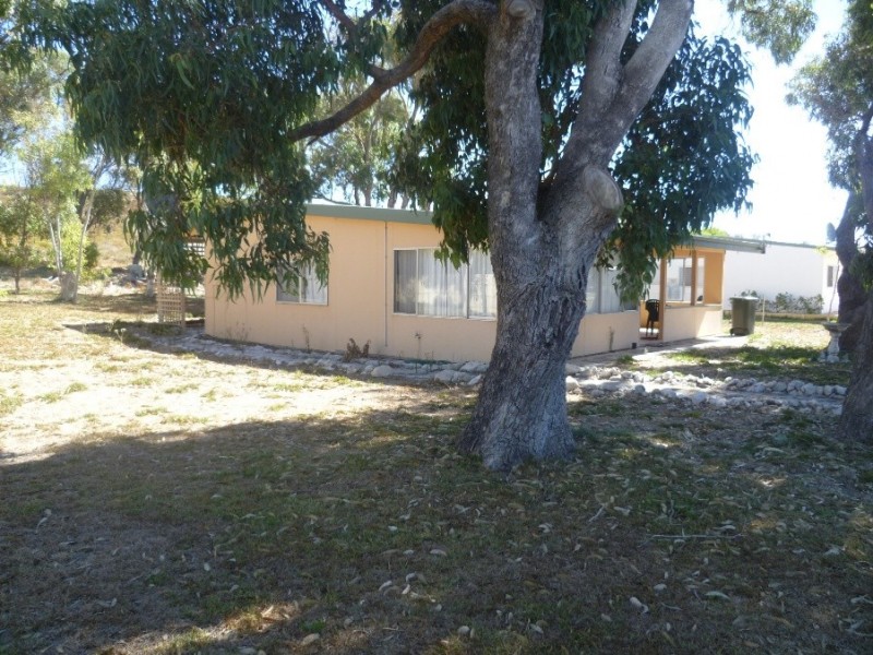 3 Bryant St, Green Head WA 6514