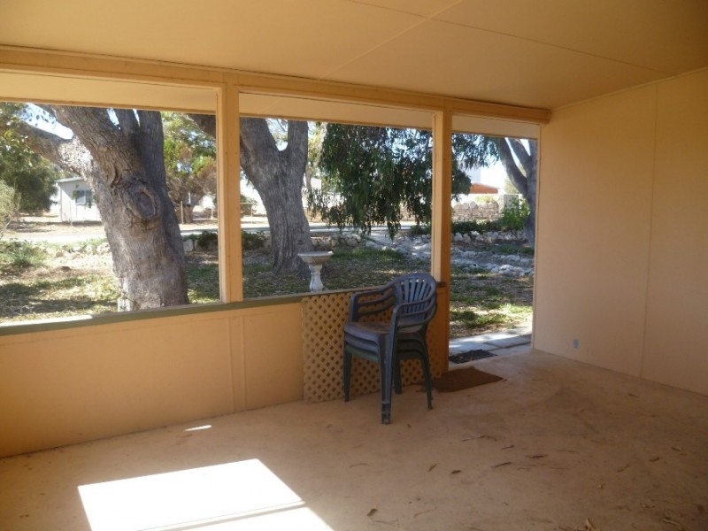 3 Bryant St, Green Head WA 6514