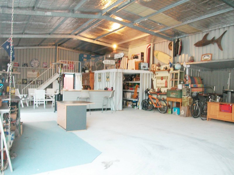 9 SPENCER STREET, Leeman WA 6514