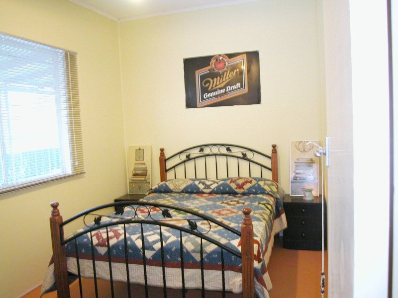 9 SPENCER STREET, Leeman WA 6514