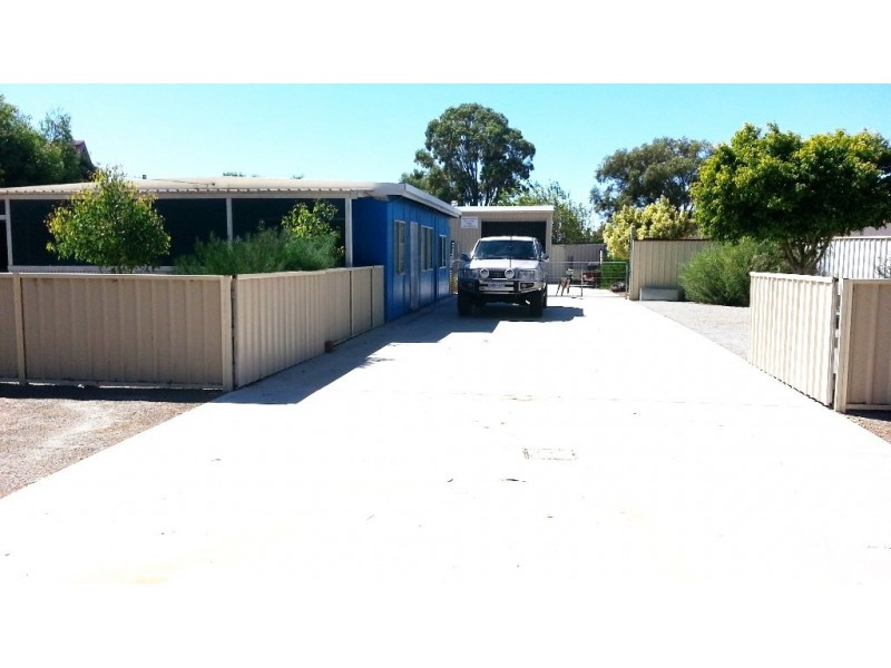 9 SPENCER STREET, Leeman WA 6514