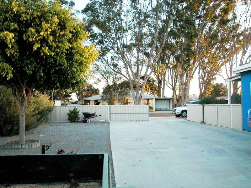 9 SPENCER STREET, Leeman WA 6514