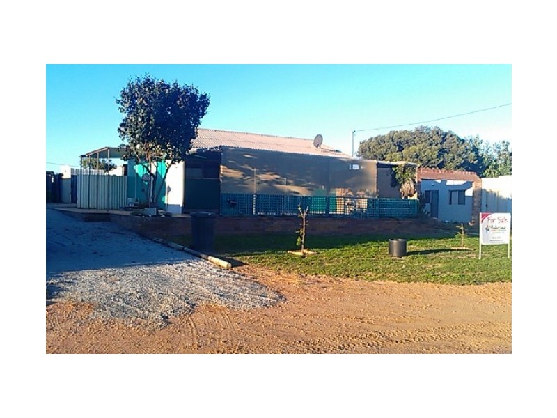 28 Battersby Rd, Green Head WA 6514