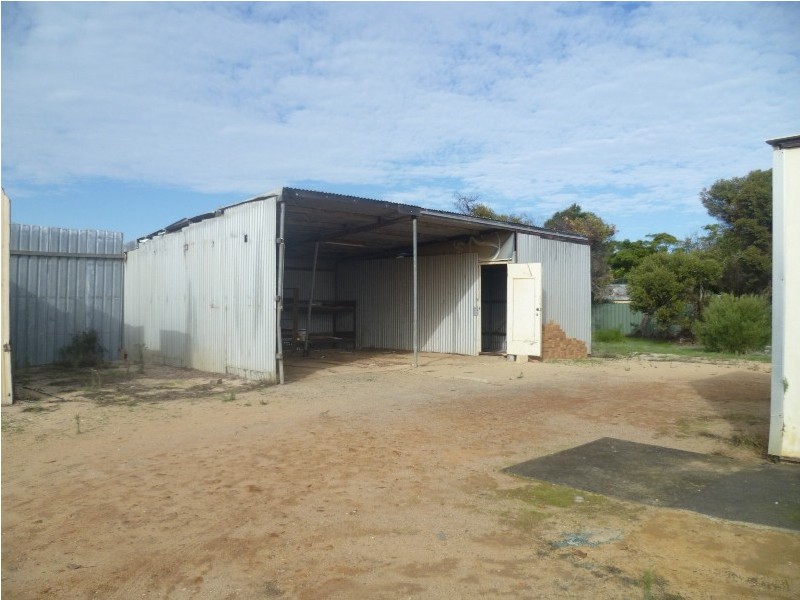 28 Battersby Rd, Green Head WA 6514