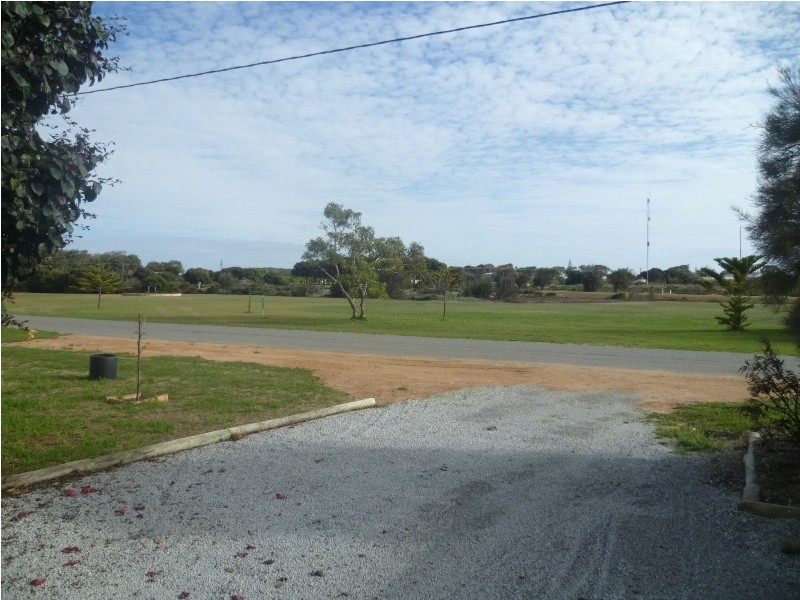 28 Battersby Rd, Green Head WA 6514