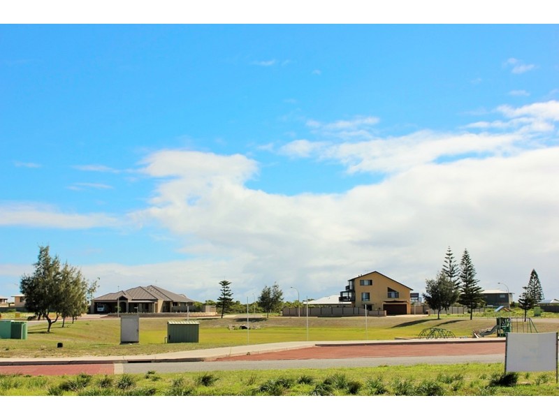 71 LESUEUR DRIVE, Jurien Bay WA 6516