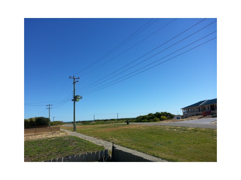 11 LINDSAY STREET, Jurien Bay WA 6516