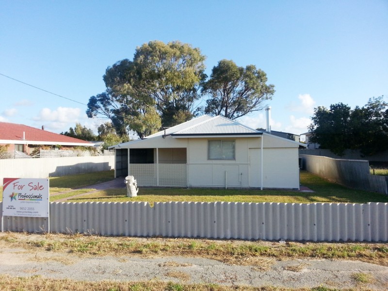 11 LINDSAY STREET, Jurien Bay WA 6516