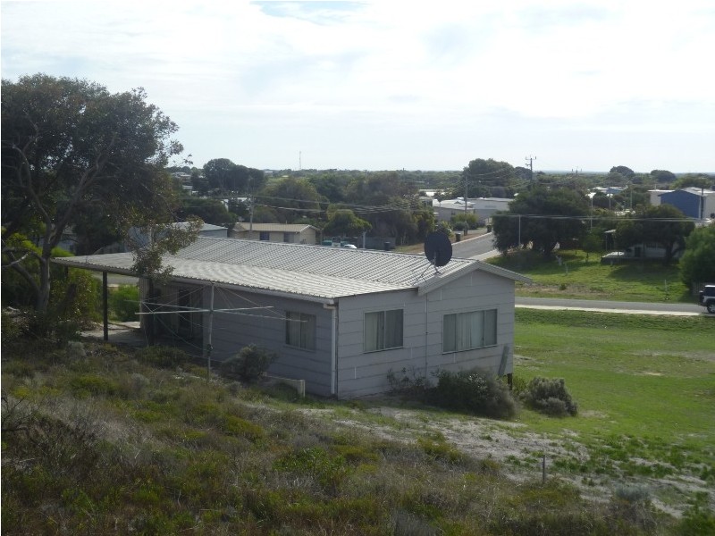 7 Bryant St, Green Head WA 6514