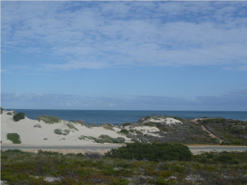 7 Bryant St, Green Head WA 6514