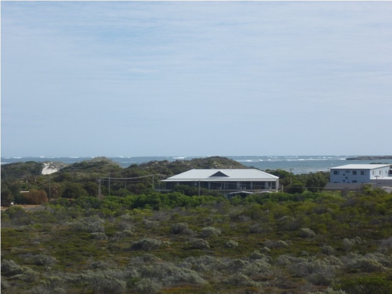 7 Bryant St, Green Head WA 6514