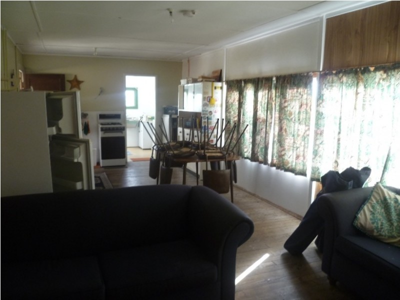 7 Bryant St, Green Head WA 6514