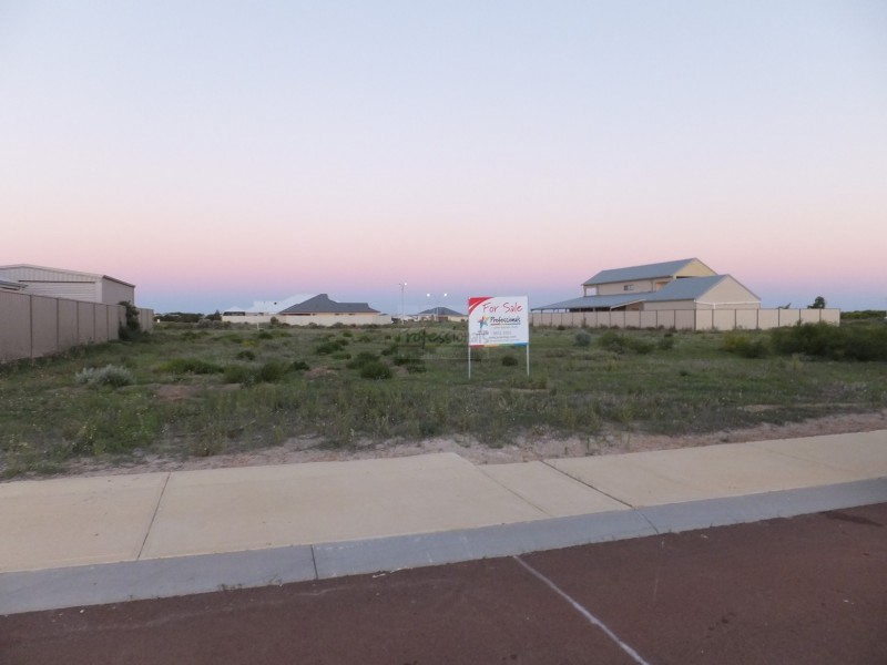 11 Bremer Parade, Jurien Bay WA 6516