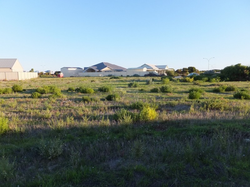 11 Bremer Parade, Jurien Bay WA 6516