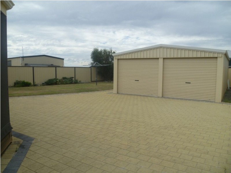 18 Craike Way, Green Head WA 6514