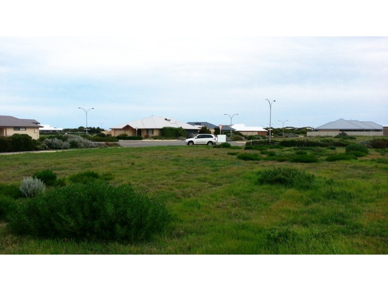 33 (LOT 588) CNR BETTONG AVENUE and PARAKEET BEND, Jurien Bay WA 6516