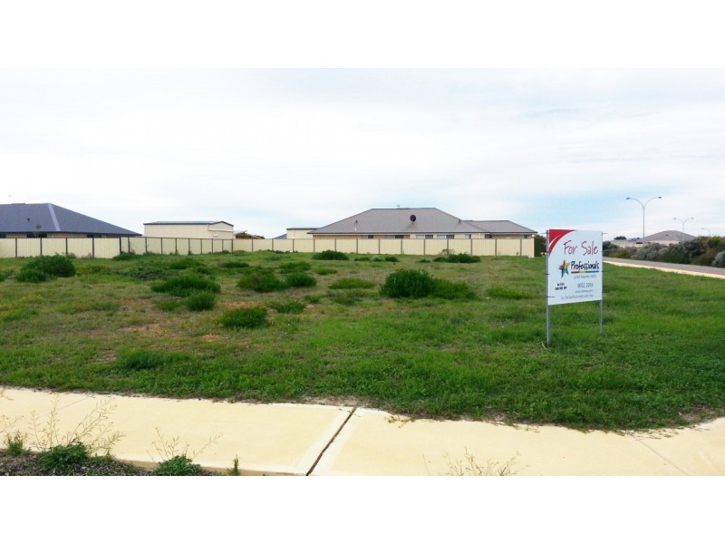 33 (LOT 588) CNR BETTONG AVENUE and PARAKEET BEND, Jurien Bay WA 6516