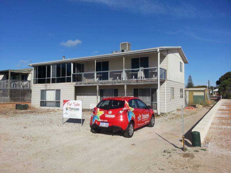 2 HEATON STREET, Jurien Bay WA 6516
