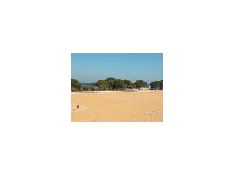 LOT 702 DEE STREET, Leeman WA 6514