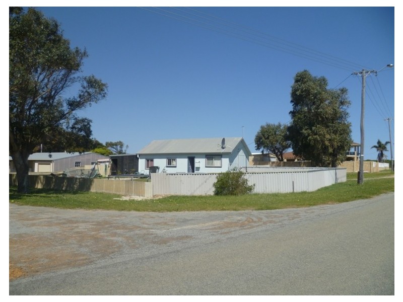 2 Read Street, Green Head WA 6514