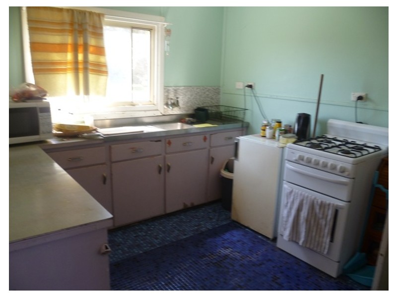 2 Read Street, Green Head WA 6514