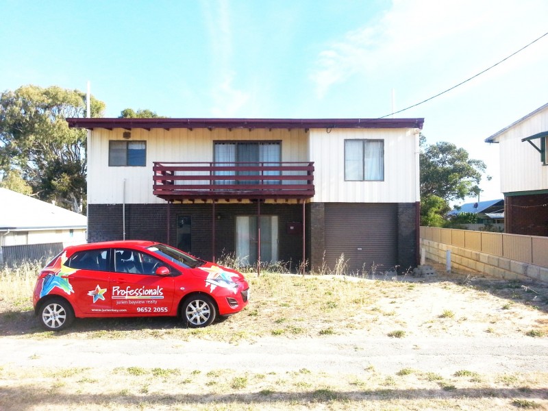 15 LINDSAY STREET, Jurien Bay WA 6516