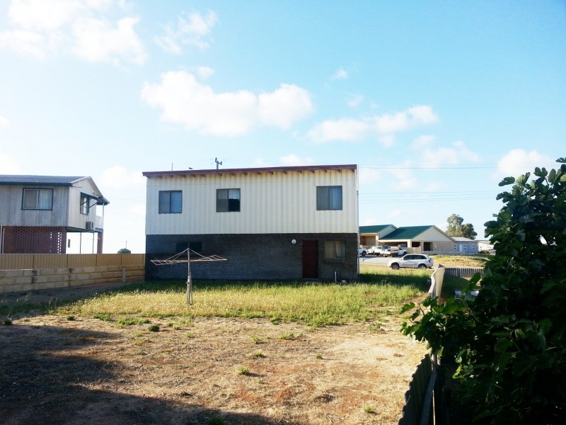 15 LINDSAY STREET, Jurien Bay WA 6516