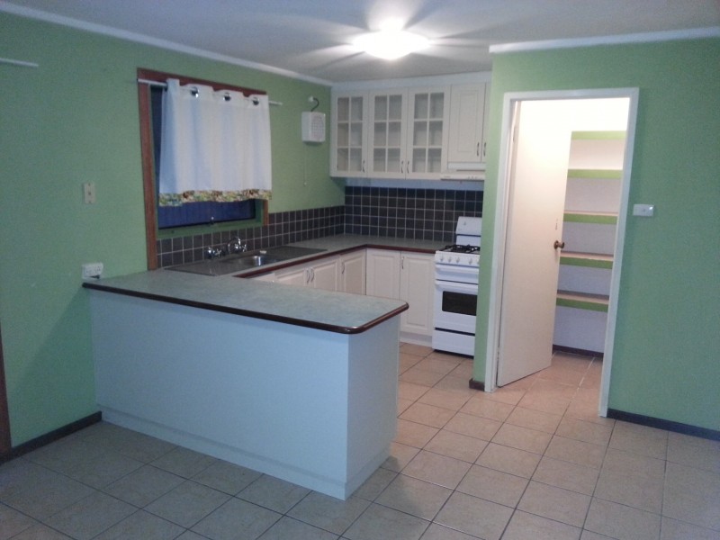 16 THOMAS STREET, Leeman WA 6514