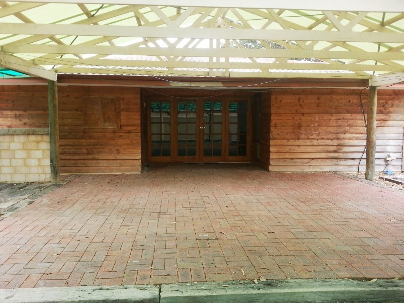 16 THOMAS STREET, Leeman WA 6514