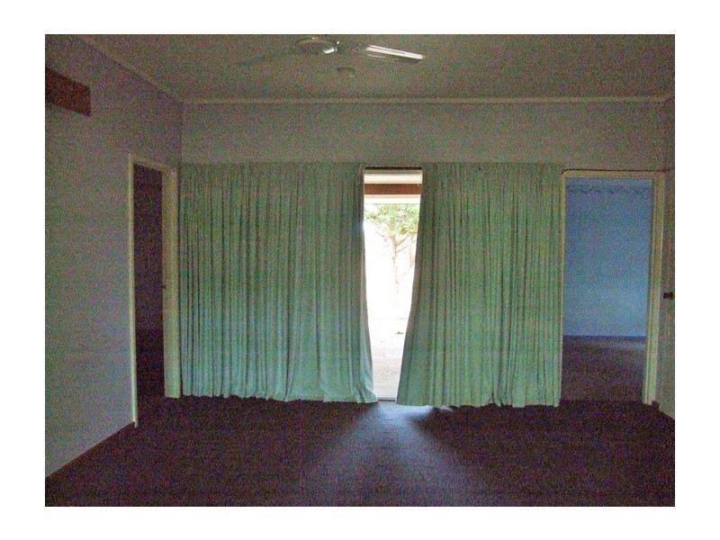 16 THOMAS STREET, Leeman WA 6514