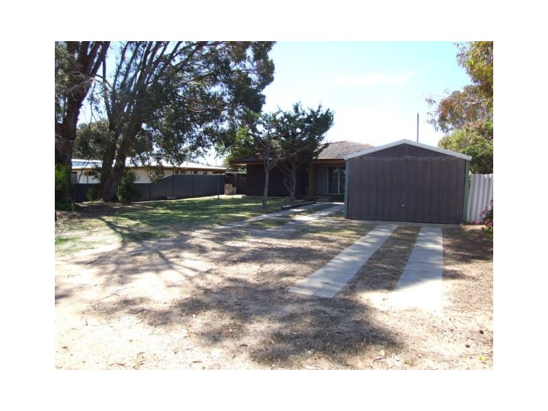16 THOMAS STREET, Leeman WA 6514