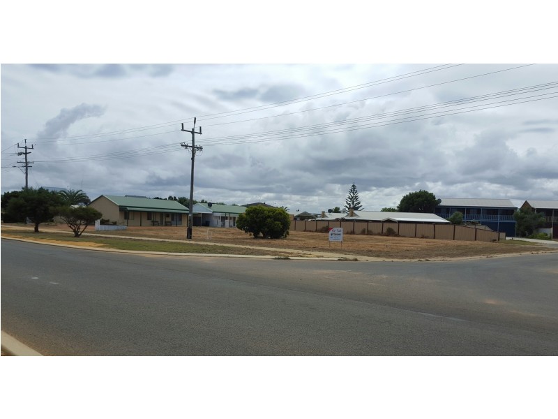 1 Hutchcraft Crt, Green Head WA 6514