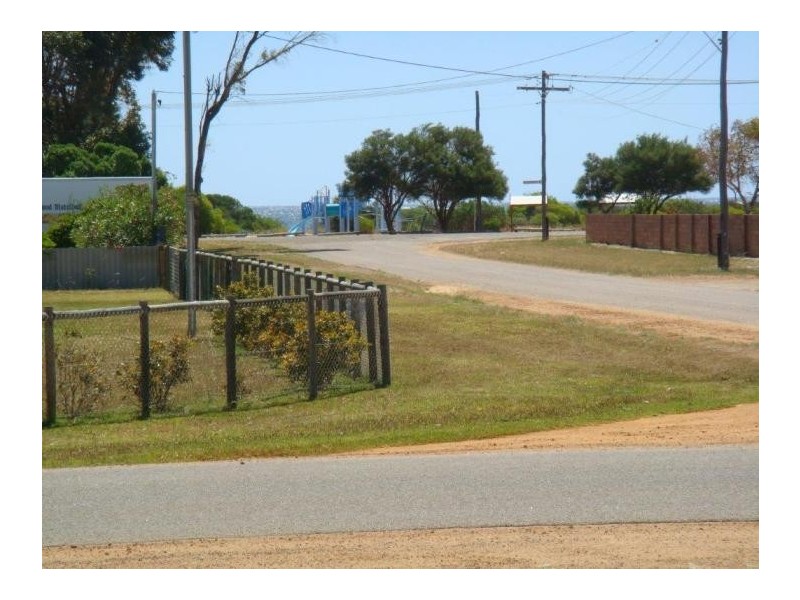 1 Hutchcraft Crt, Green Head WA 6514