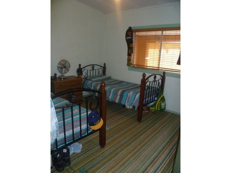 10 Battersby Rd, Green Head WA 6514