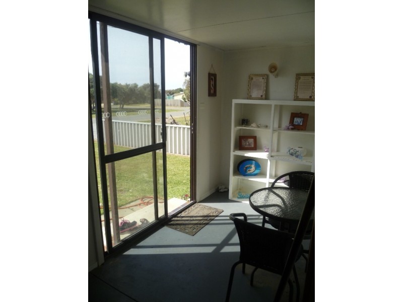 10 Battersby Rd, Green Head WA 6514