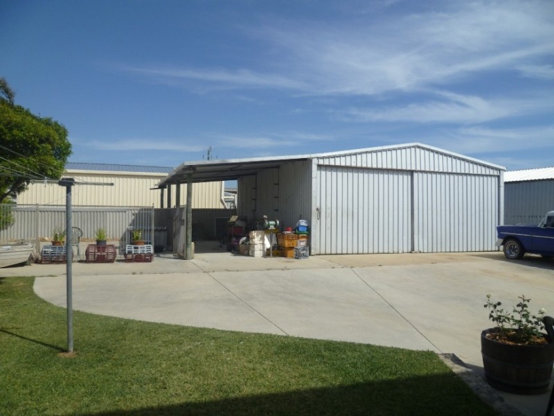 10 Battersby Rd, Green Head WA 6514