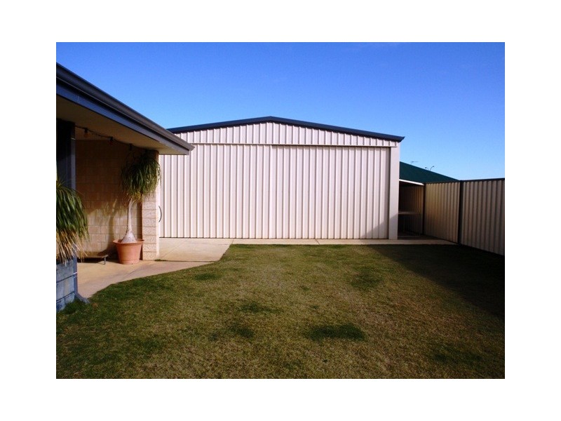 8 PEACEFUL BAY PARADE, Jurien Bay WA 6516