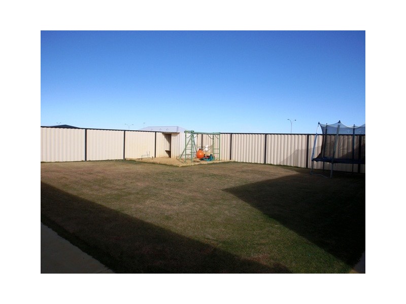 8 PEACEFUL BAY PARADE, Jurien Bay WA 6516