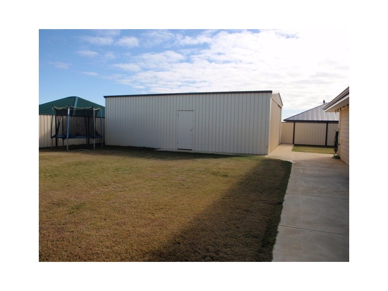 8 PEACEFUL BAY PARADE, Jurien Bay WA 6516