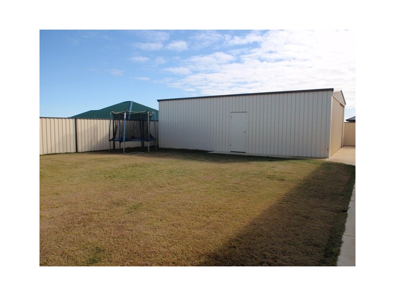8 PEACEFUL BAY PARADE, Jurien Bay WA 6516