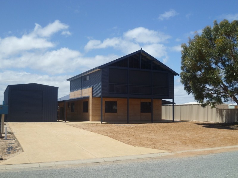 16 Heales Way, Green Head WA 6514