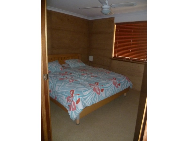 16 Heales Way, Green Head WA 6514