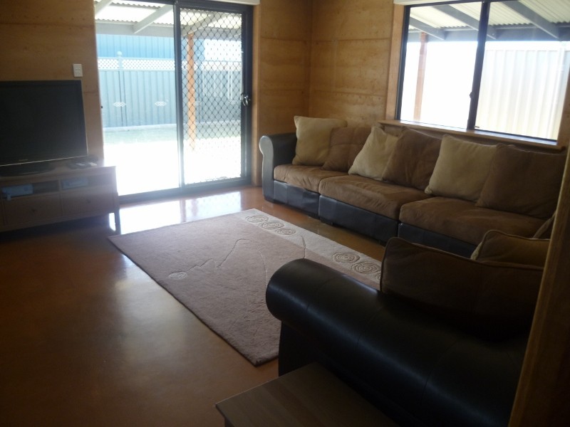 16 Heales Way, Green Head WA 6514