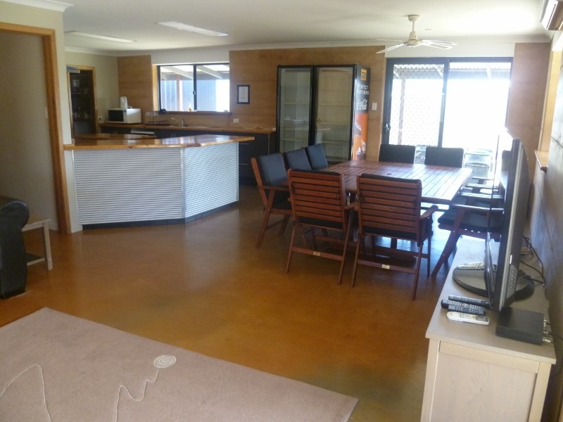 16 Heales Way, Green Head WA 6514