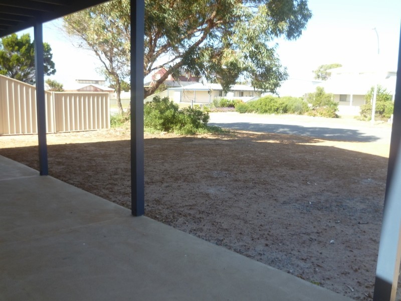 16 Heales Way, Green Head WA 6514