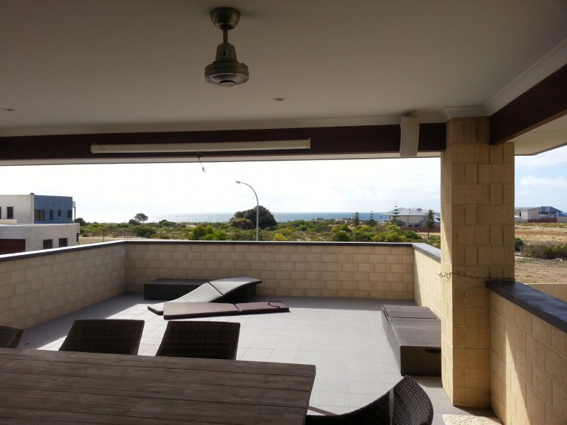 2 BAYVIEW COURT, Jurien Bay WA 6516