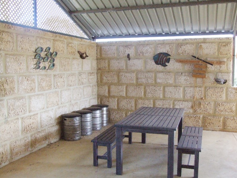 1 BANKSIA CLOSE, Leeman WA 6514