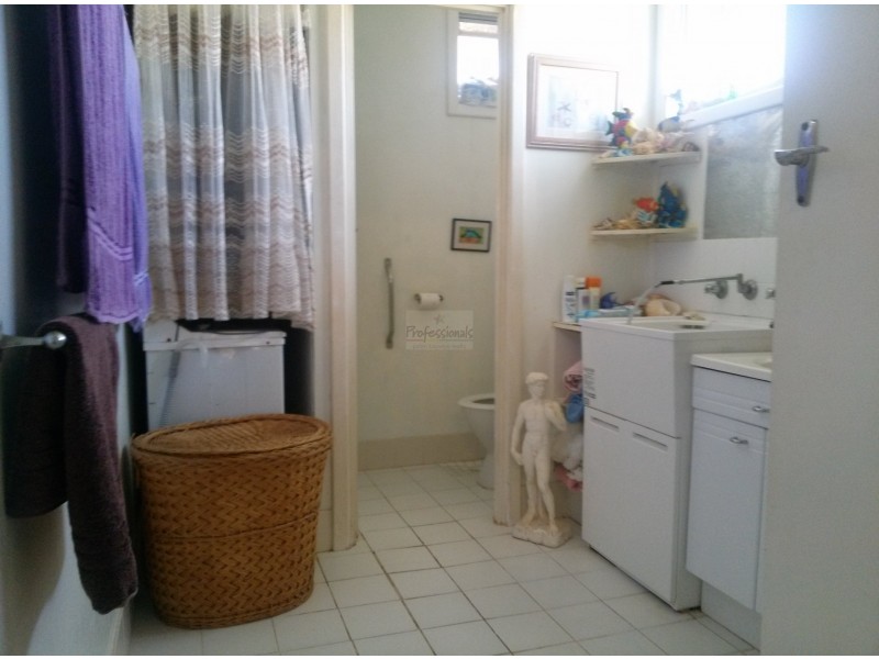 15 (LOT 57) HAWAII ROAD, Jurien Bay WA 6516