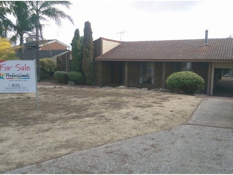 28 Towerhill Rd, Alexander Heights WA 6064